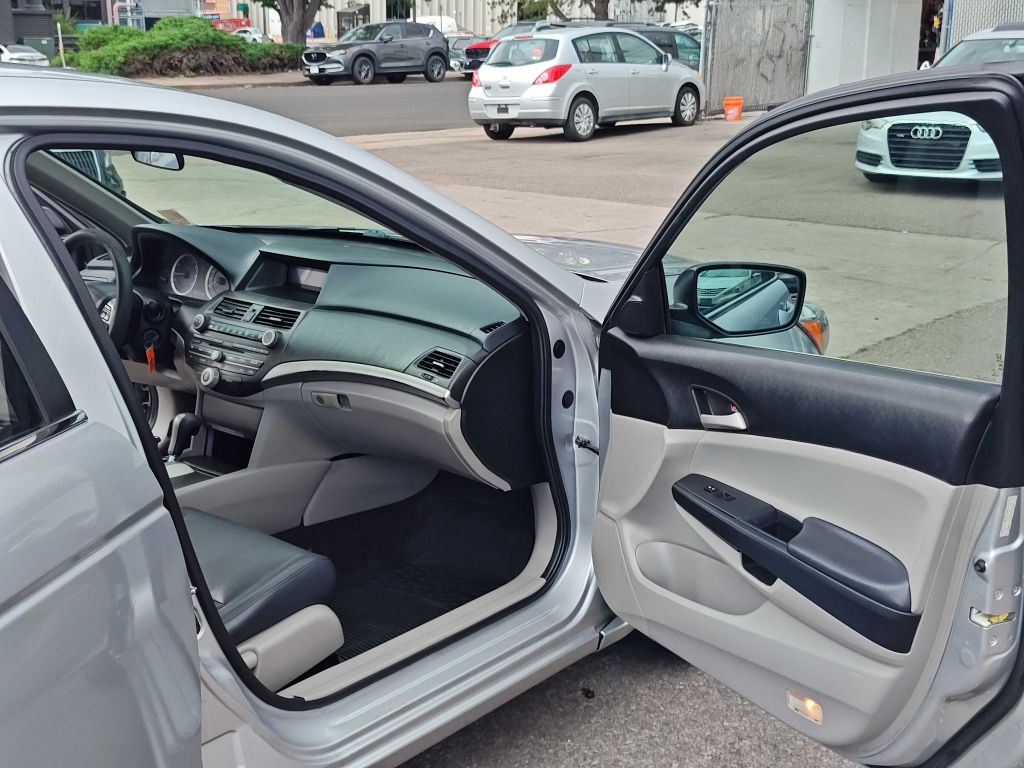 Photo 10 of this HONDA ACCORD