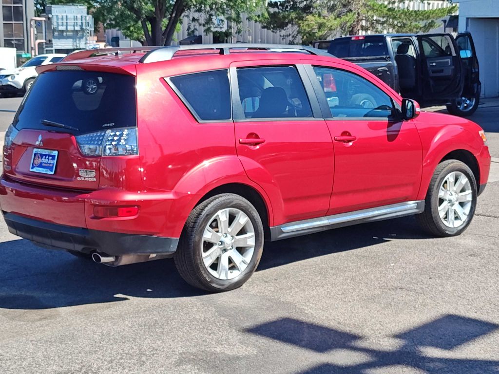 Photo 10 of this MITSUBISHI OUTLANDER