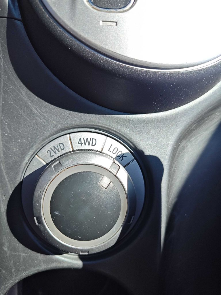 Photo 21 of this MITSUBISHI OUTLANDER