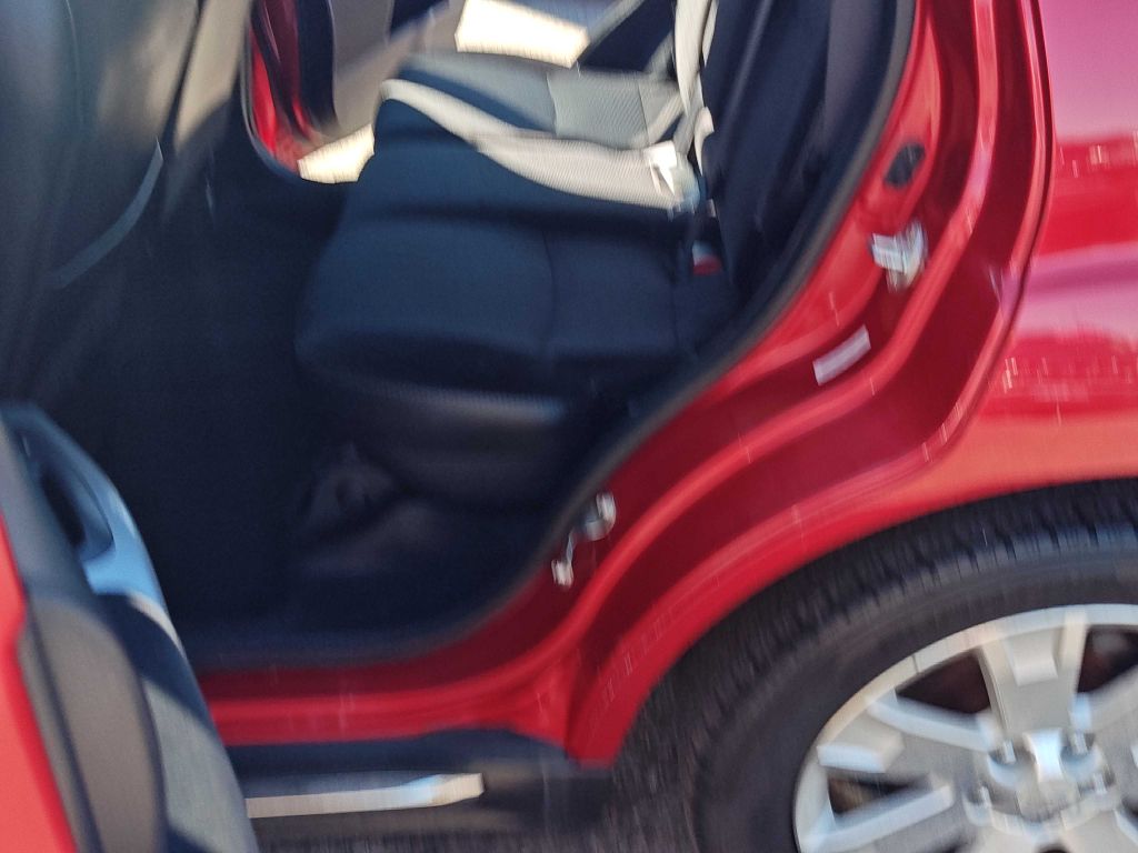 Photo 13 of this MITSUBISHI OUTLANDER