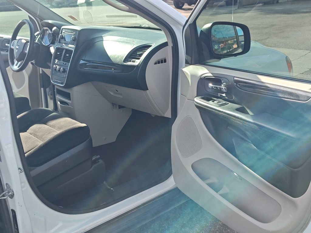 Photo 8 of this DODGE GRAND CARAVAN