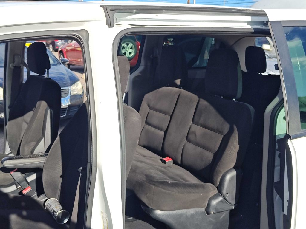 Photo 11 of this DODGE GRAND CARAVAN