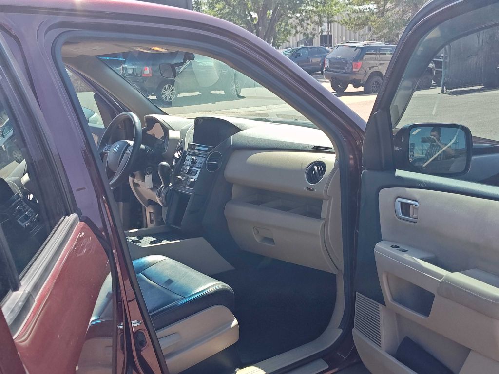 Photo 8 of this HONDA PILOT