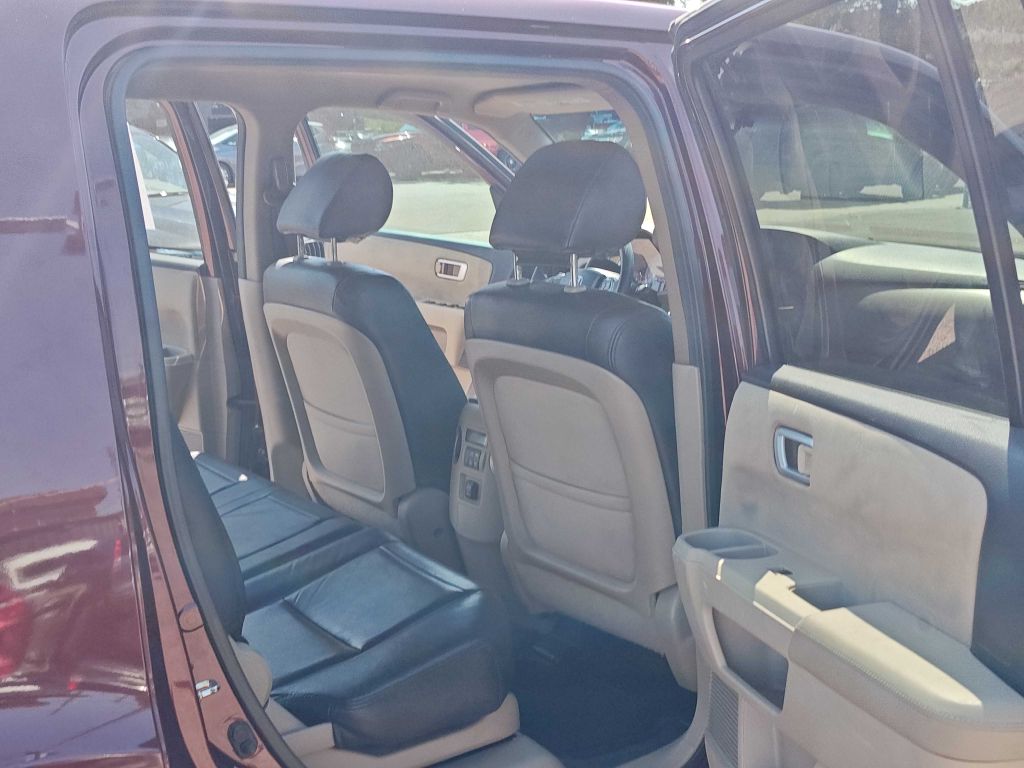 Photo 11 of this HONDA PILOT