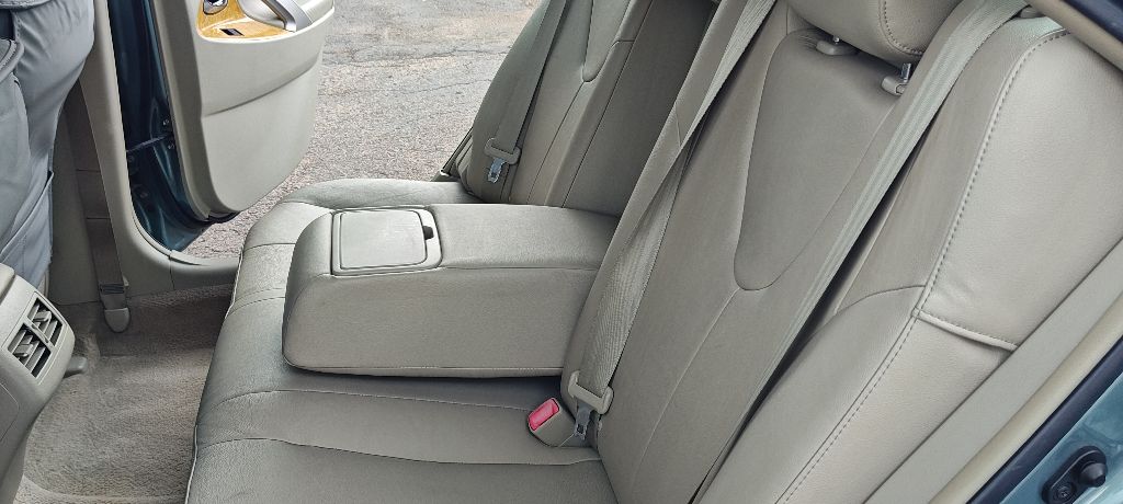 Photo 10 of this TOYOTA CAMRY
