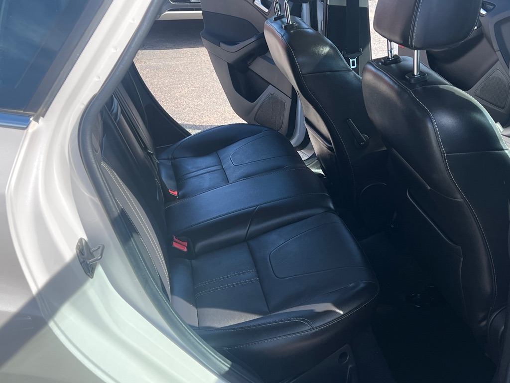 Photo 12 of this FORD FOCUS