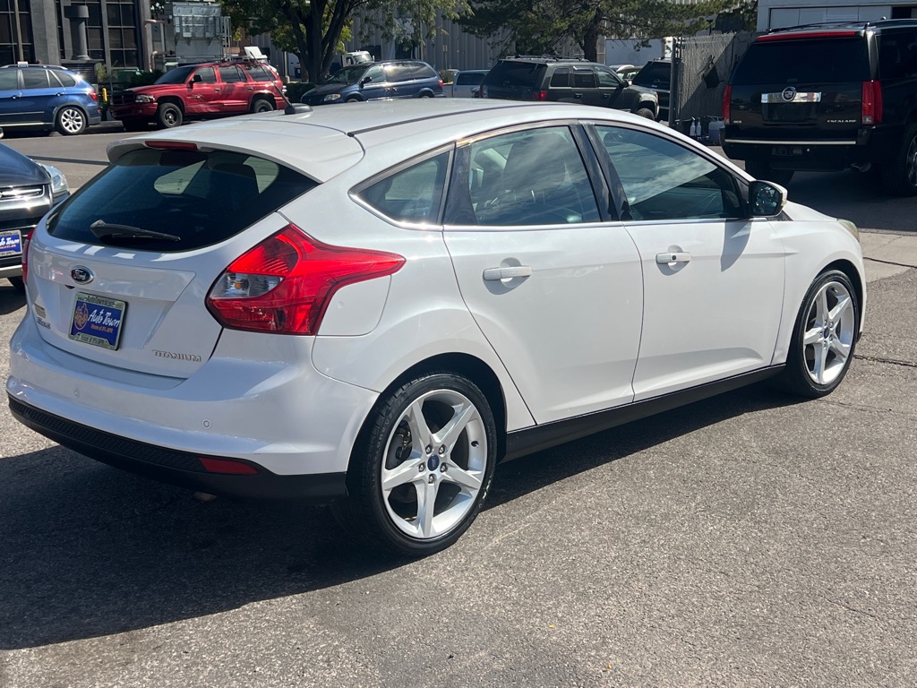 Photo 5 of this FORD FOCUS
