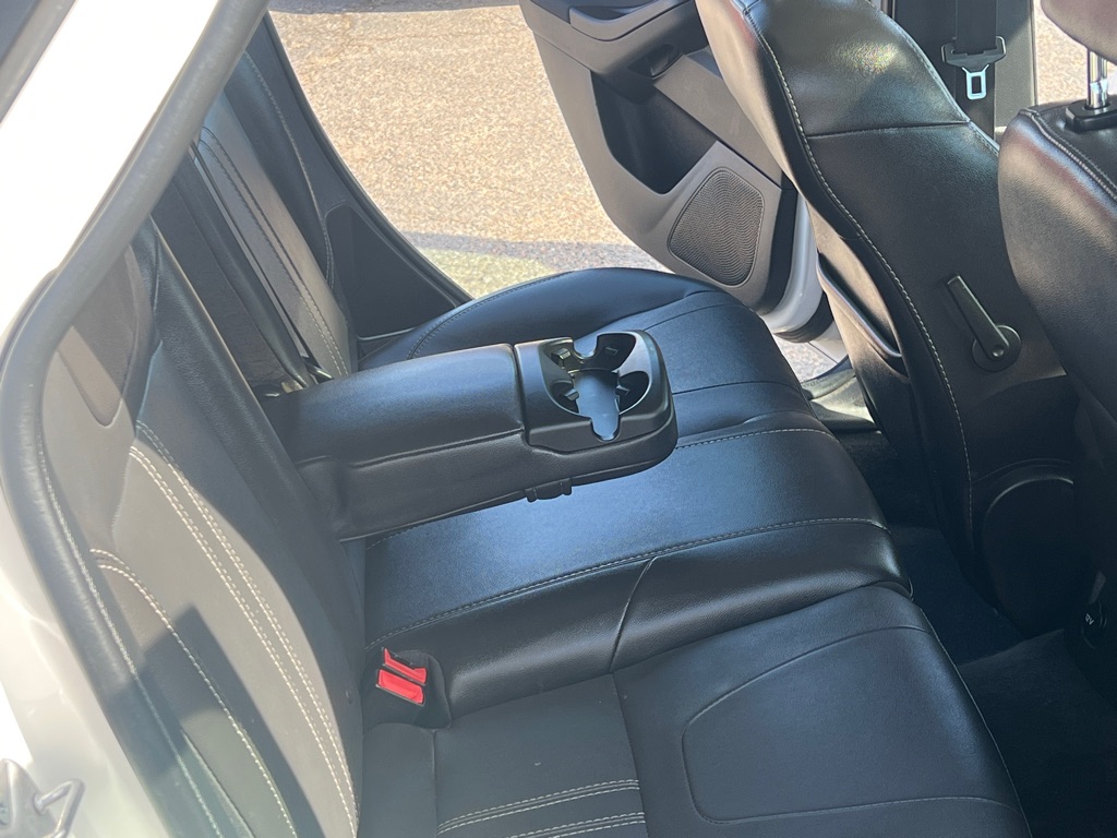 Photo 13 of this FORD FOCUS