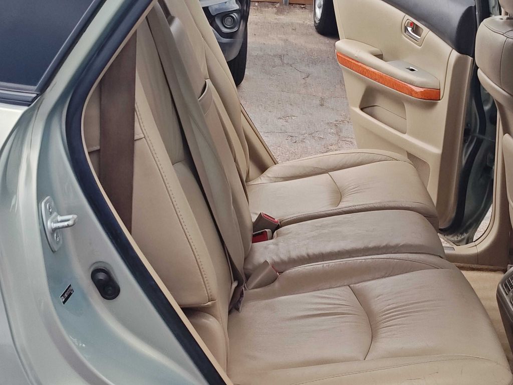 Photo 11 of this LEXUS RX