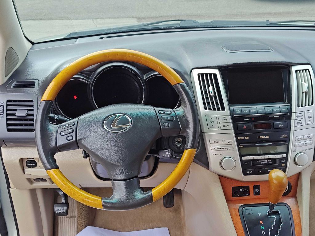 Photo 6 of this LEXUS RX