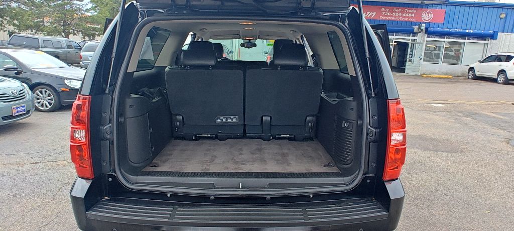 Photo 16 of this CHEVROLET SUBURBAN