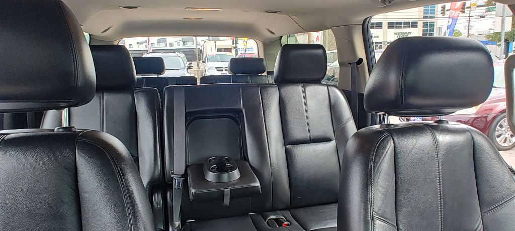 Photo 15 of this CHEVROLET SUBURBAN
