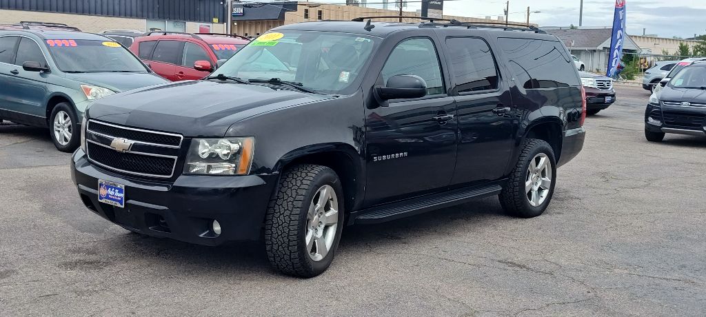 Photo 2 of this CHEVROLET SUBURBAN