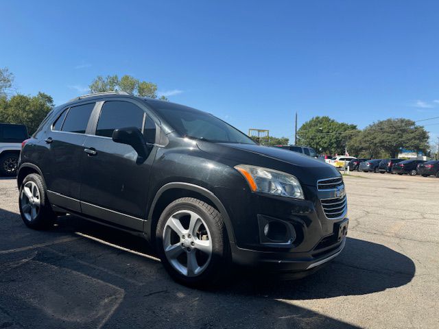 Photo 3 of this CHEVROLET TRAX