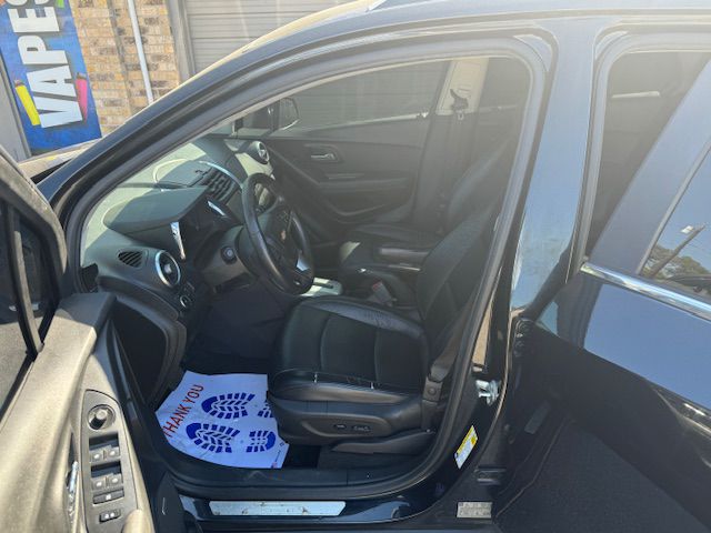Photo 7 of this CHEVROLET TRAX