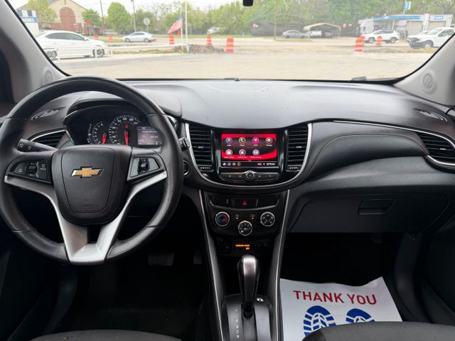Photo 10 of this CHEVROLET TRAX