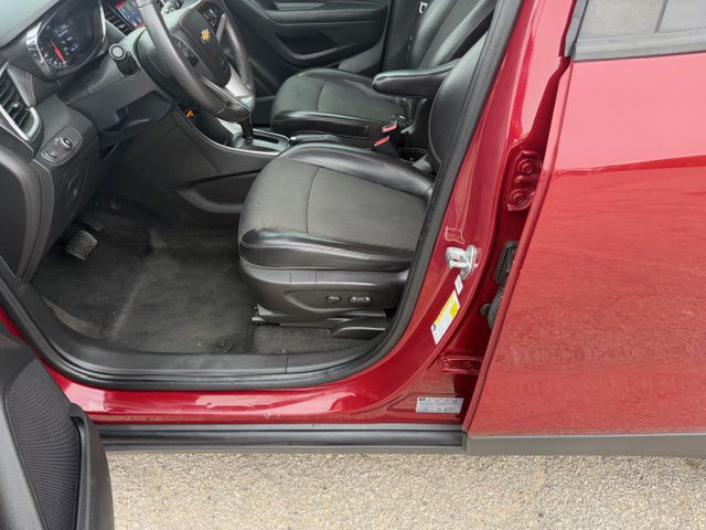 Photo 12 of this CHEVROLET TRAX