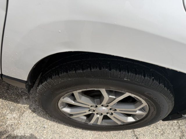 Photo 15 of this GMC ACADIA
