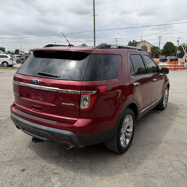Photo 2 of this FORD EXPLORER