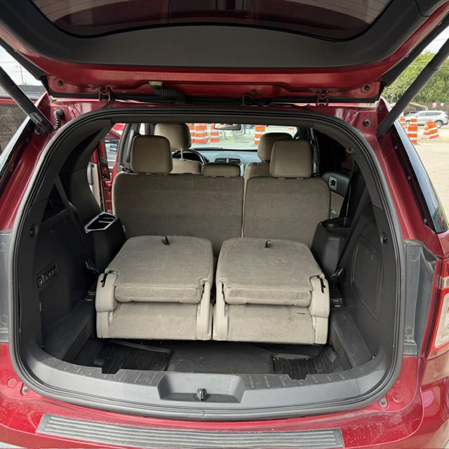 Photo 7 of this FORD EXPLORER