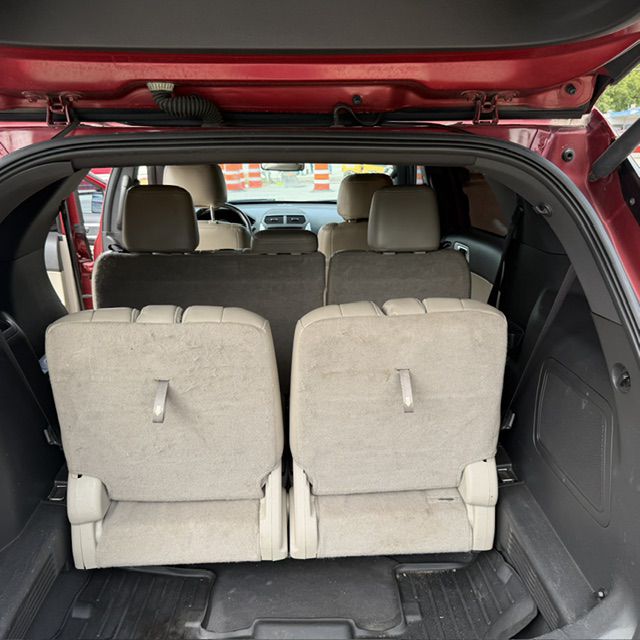 Photo 8 of this FORD EXPLORER