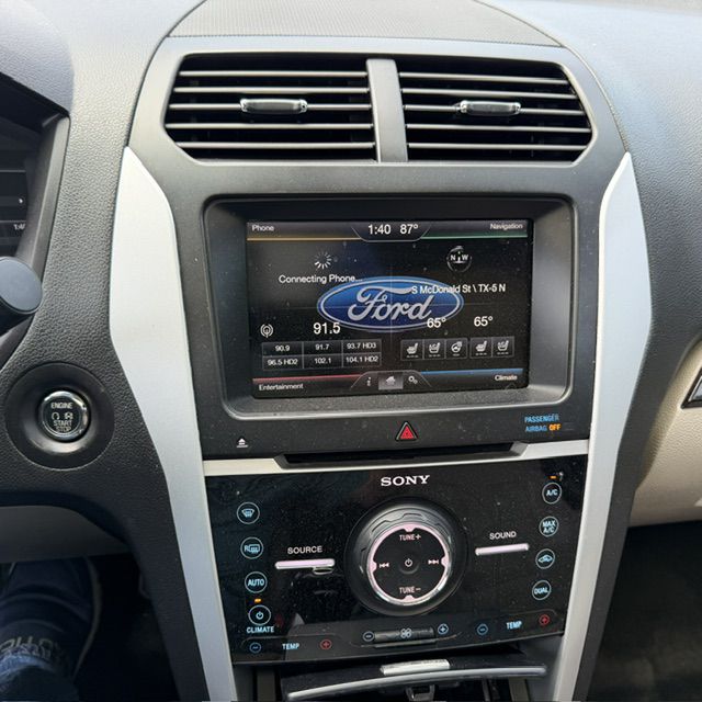 Photo 14 of this FORD EXPLORER
