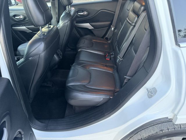 Photo 6 of this JEEP CHEROKEE