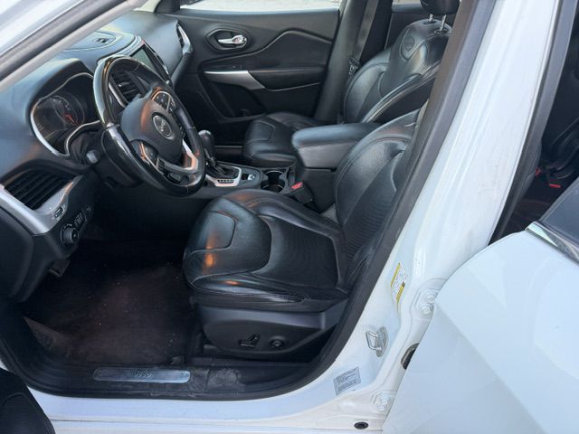 Photo 7 of this JEEP CHEROKEE