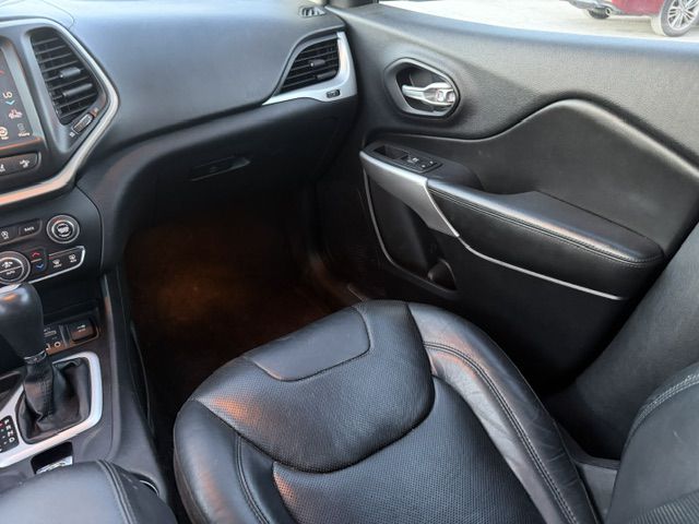 Photo 10 of this JEEP CHEROKEE