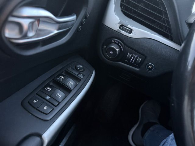 Photo 16 of this JEEP CHEROKEE