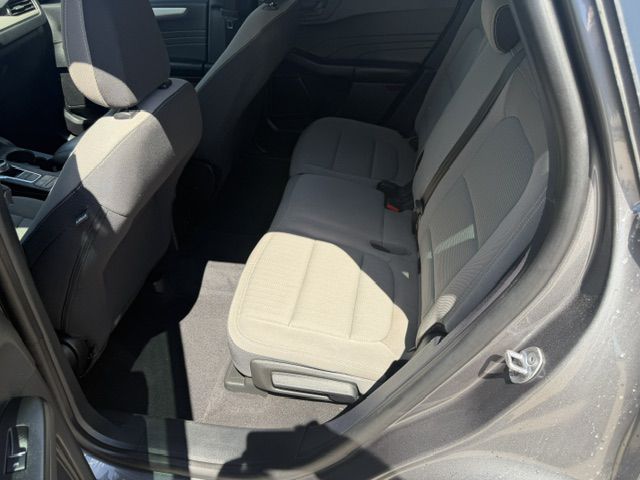 Photo 6 of this FORD ESCAPE