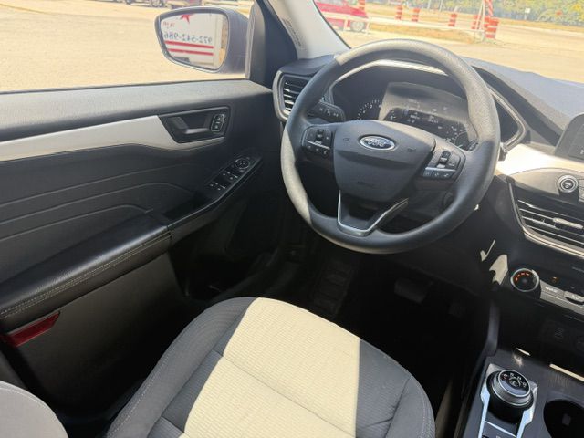 Photo 9 of this FORD ESCAPE