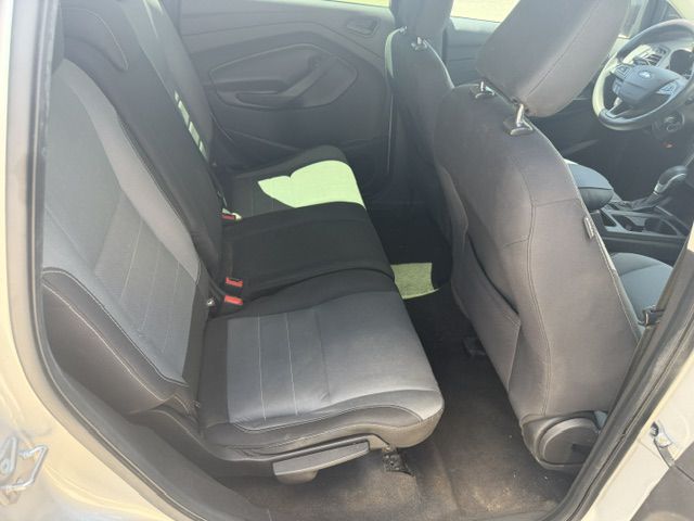 Photo 6 of this FORD ESCAPE