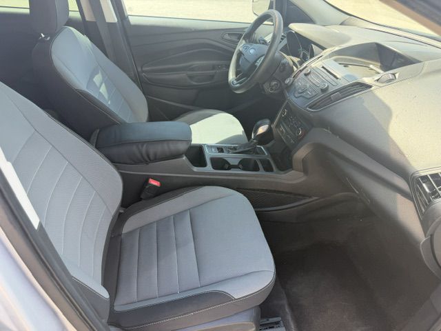 Photo 9 of this FORD ESCAPE