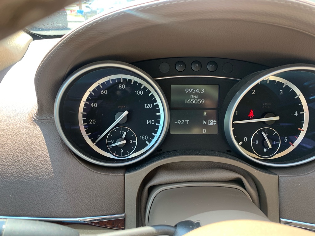 Photo 9 of this MERCEDES-BENZ GL-CLASS