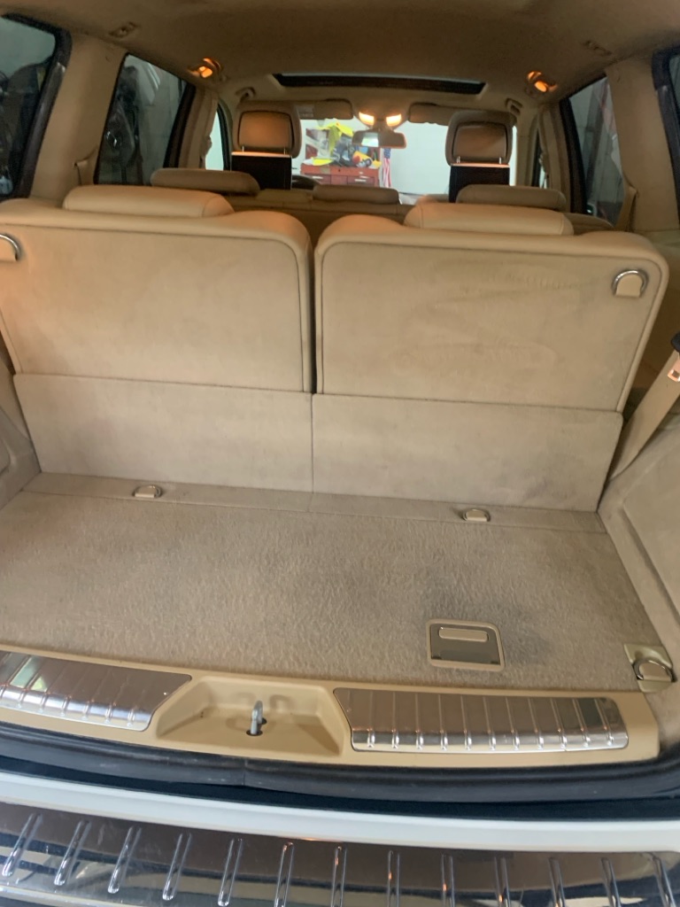 Photo 13 of this MERCEDES-BENZ GL-CLASS