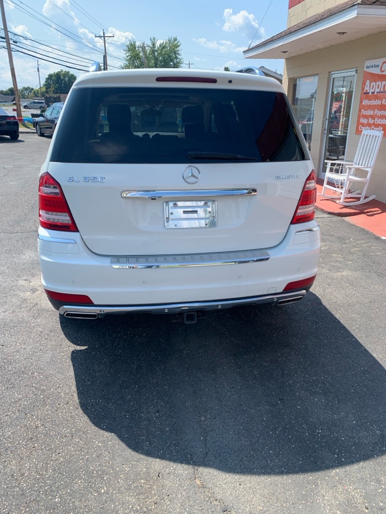 Photo 3 of this MERCEDES-BENZ GL-CLASS