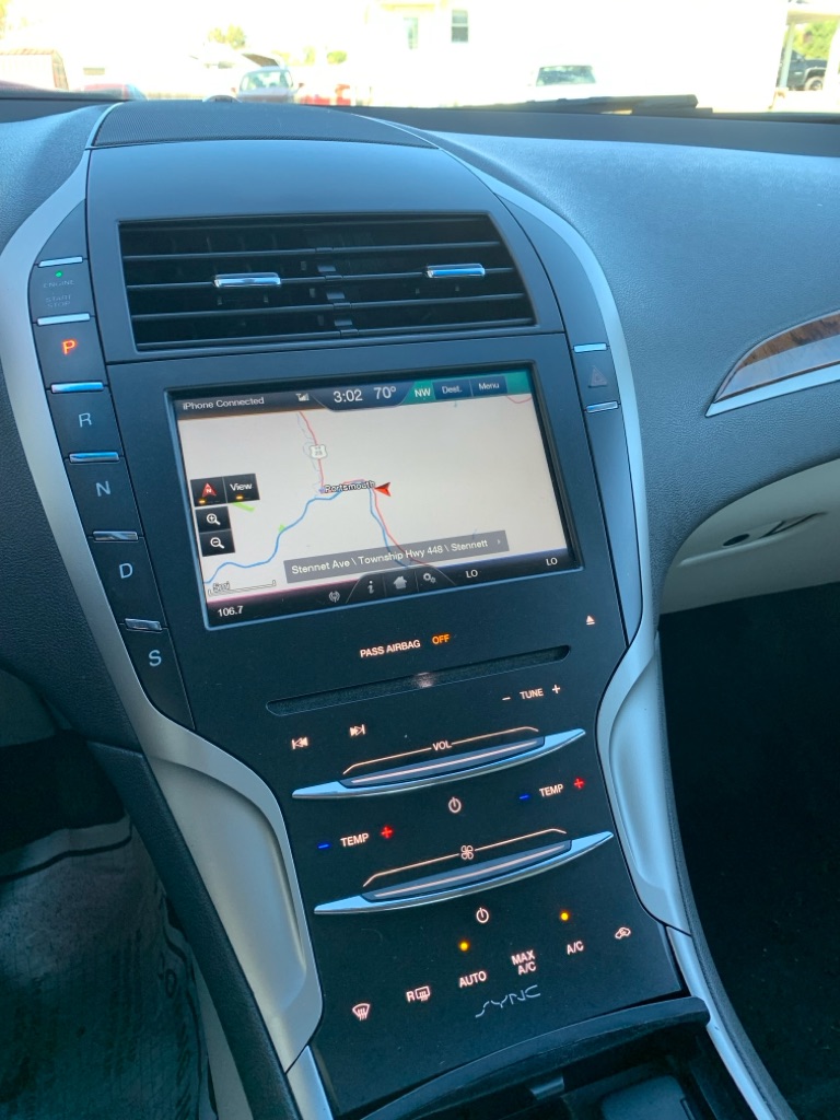 Photo 12 of this LINCOLN MKZ
