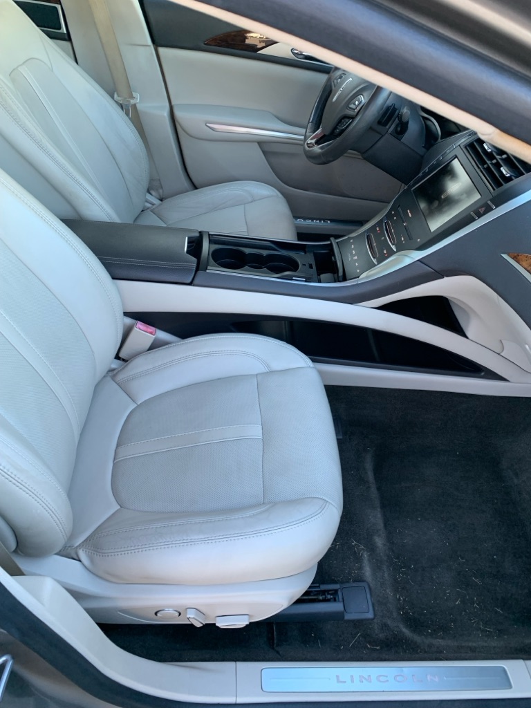 Photo 6 of this LINCOLN MKZ