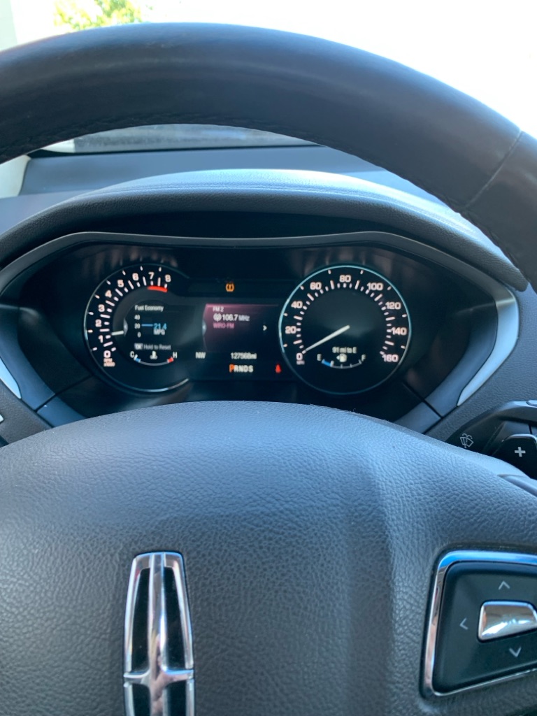 Photo 11 of this LINCOLN MKZ