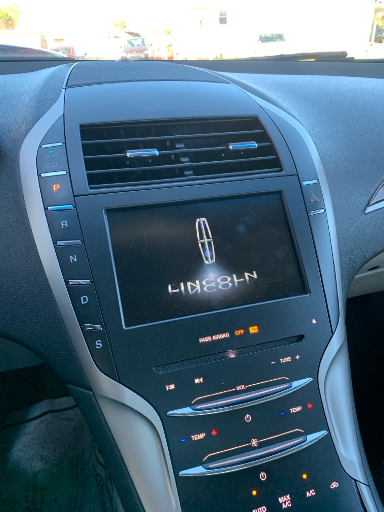 Photo 9 of this LINCOLN MKZ