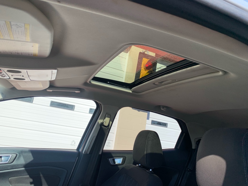Photo 11 of this FORD ECOSPORT