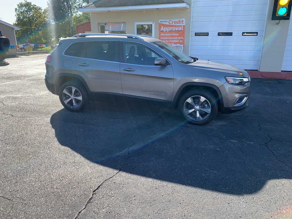 Photo 5 of this JEEP CHEROKEE