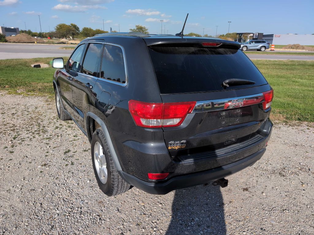 Photo 2 of this JEEP GRAND CHEROKEE