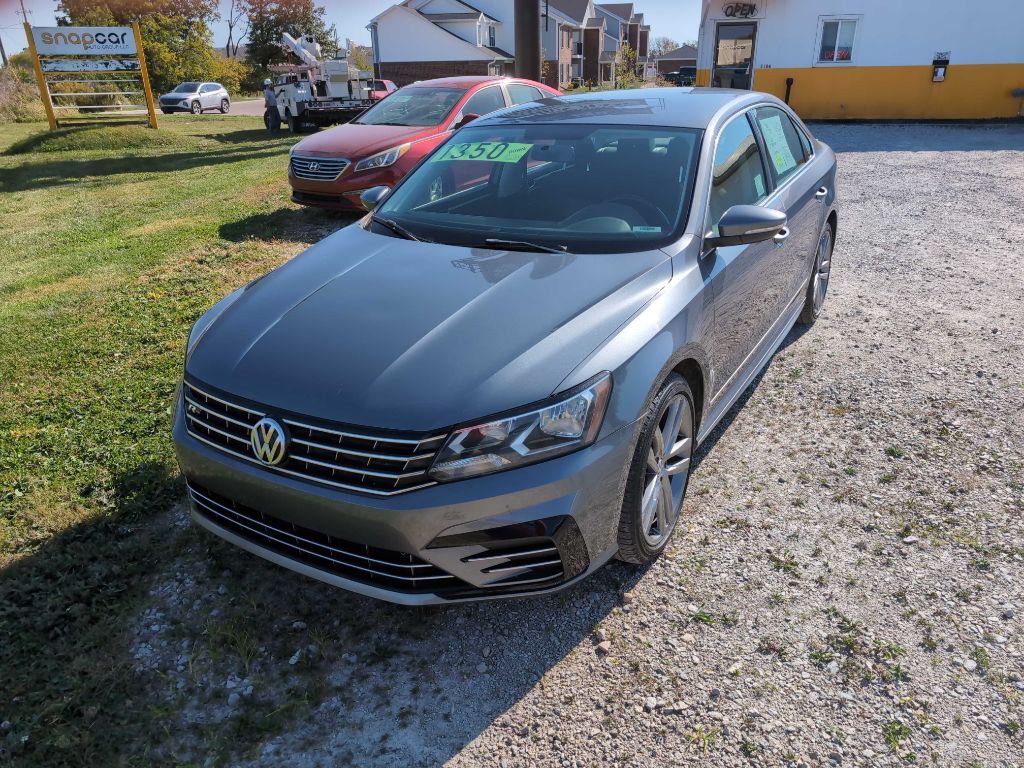 Photo 2 of this VOLKSWAGEN PASSAT