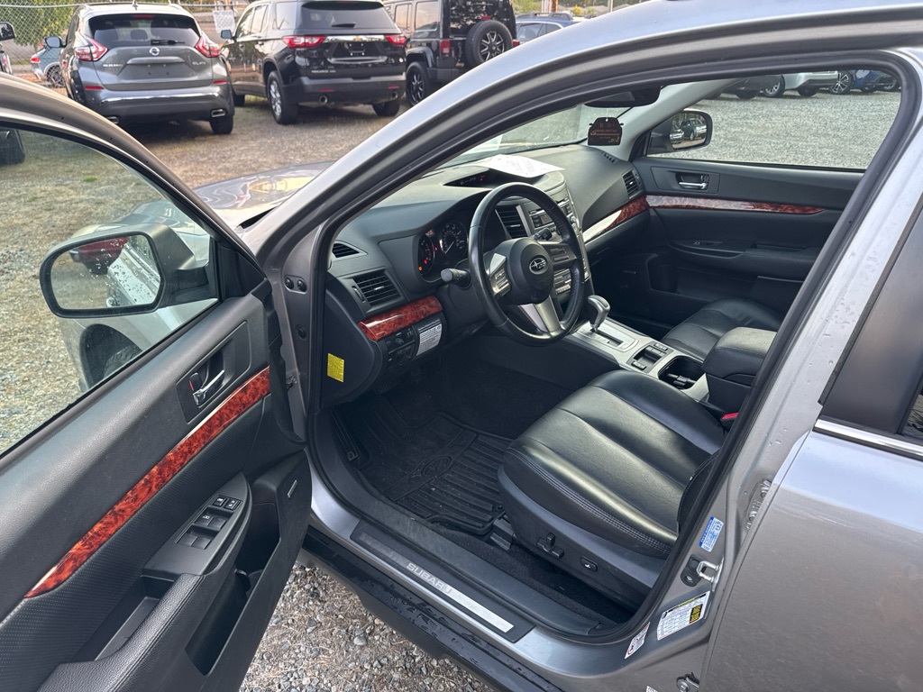 Photo 10 of this SUBARU OUTBACK