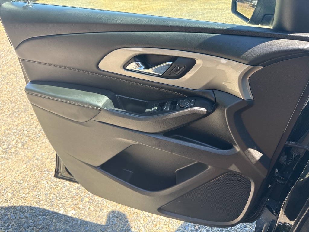 Photo 15 of this CHEVROLET TRAVERSE