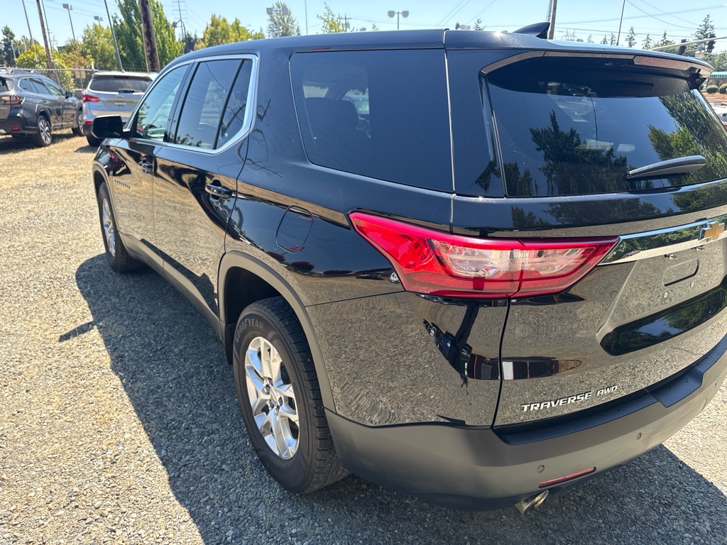 Photo 6 of this CHEVROLET TRAVERSE
