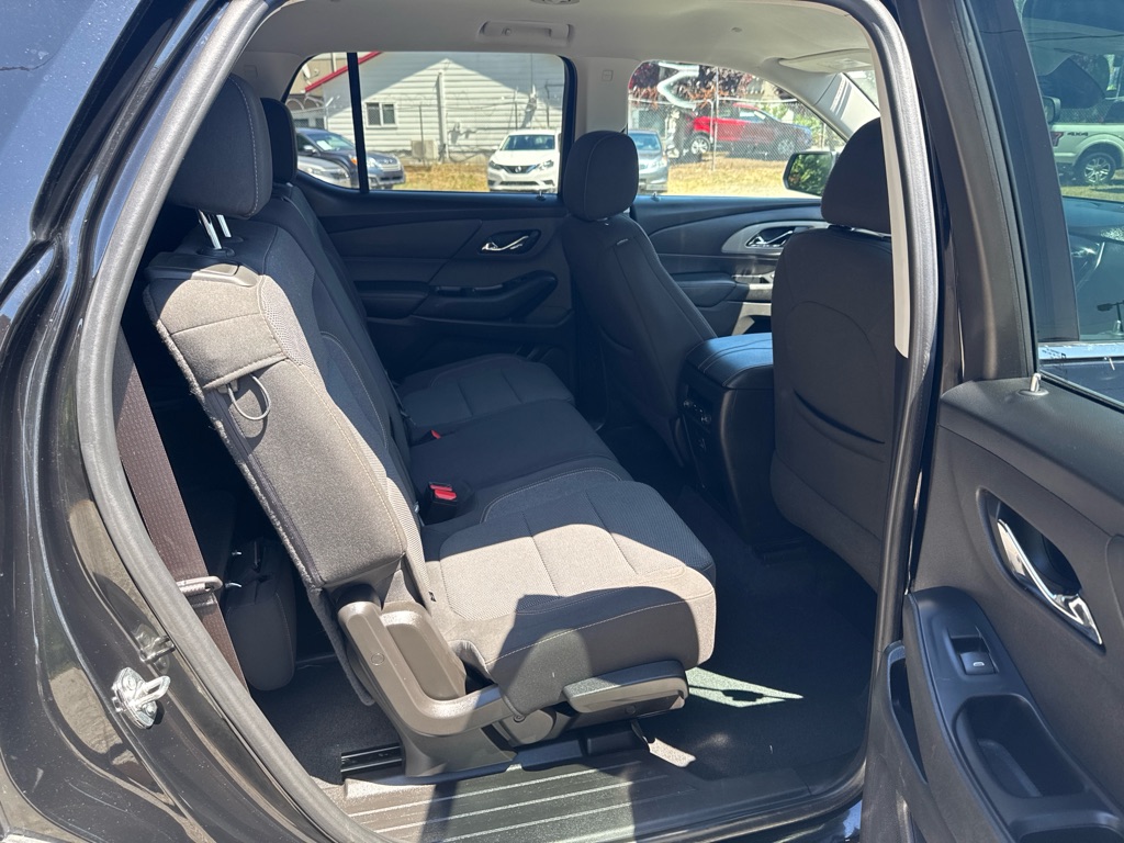 Photo 9 of this CHEVROLET TRAVERSE