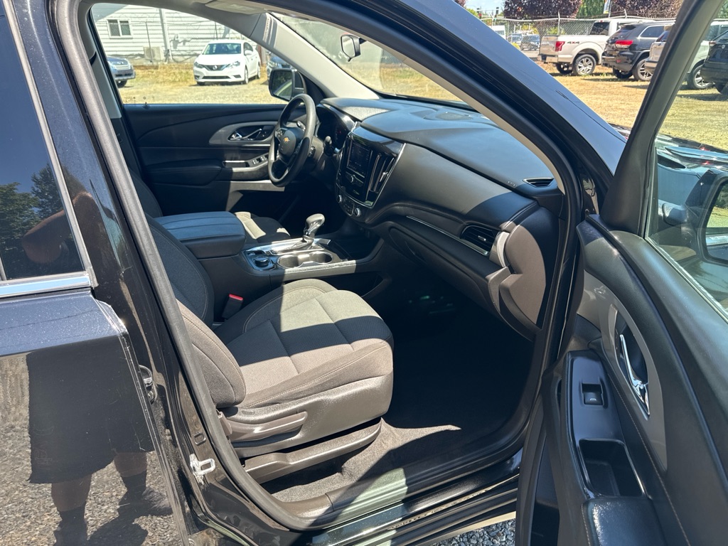 Photo 11 of this CHEVROLET TRAVERSE